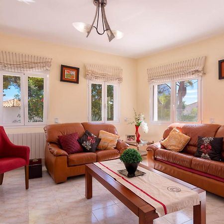 Villa Amelia - Plusholidays กัลเป ภายนอก รูปภาพ